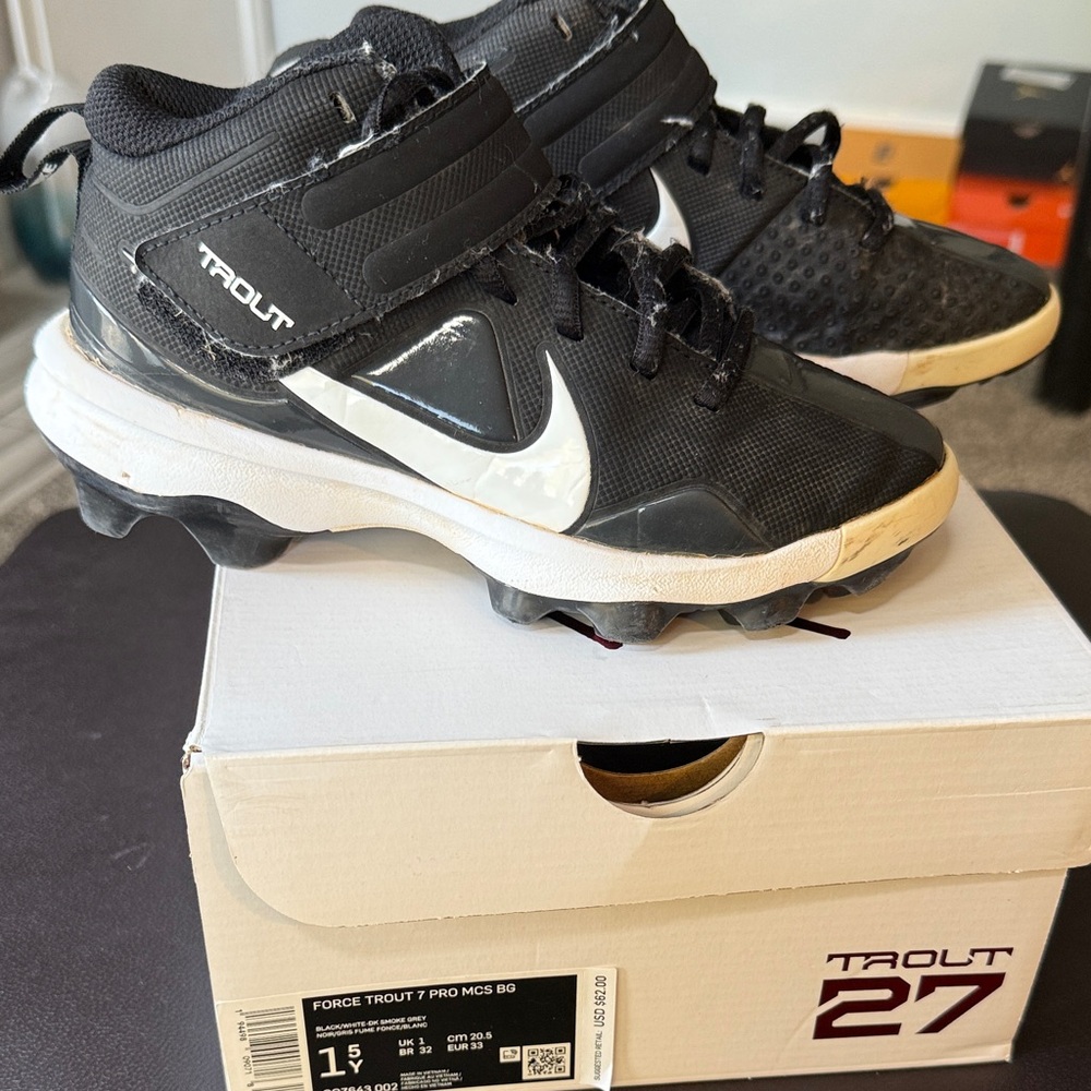 Kids Nike Force Mike Trout 7  Black and White Cleats Youth Size 1.5